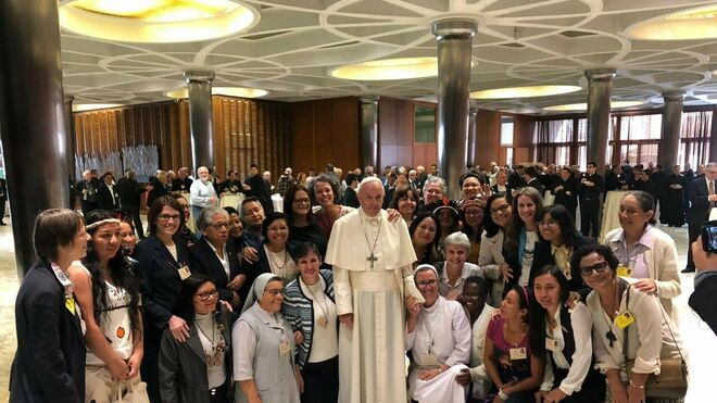 nuevos-caminos-rostro-femenino_2166993292_13994871_660x371